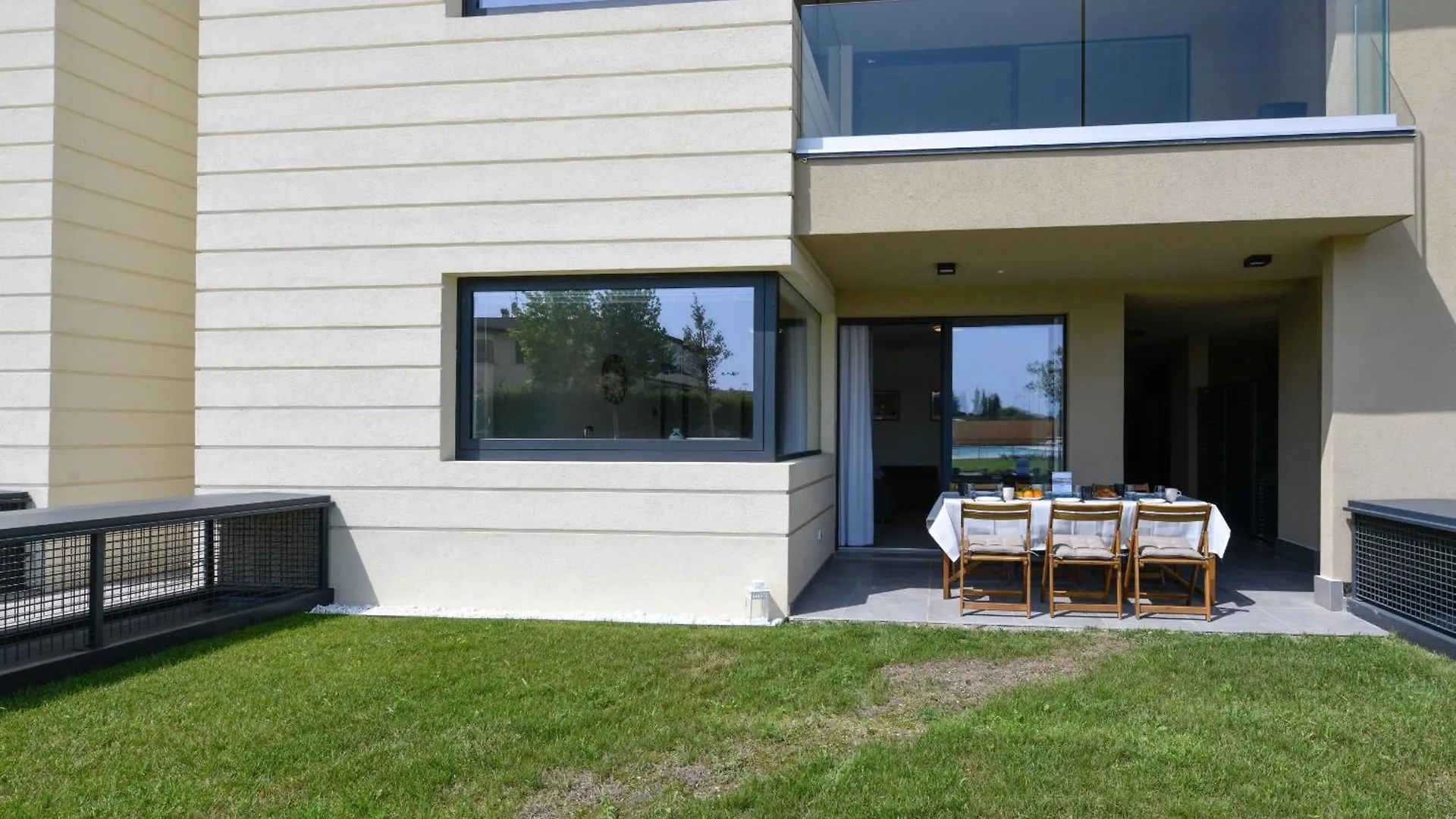 Katya Resort Superior Apartments - Mgh D0 3 Desenzano del Garda Italy